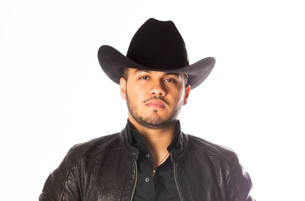 gerardo-coronel-tops-regional-mexican-airplay-with-‘se-buscan-borrachos’:-‘it-invites-us-all-to-get drunk!’