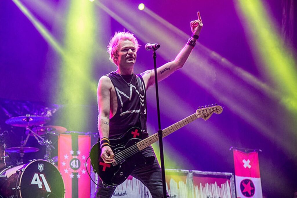 deryck-whibley-explains-why-sum-41-decided-to-split