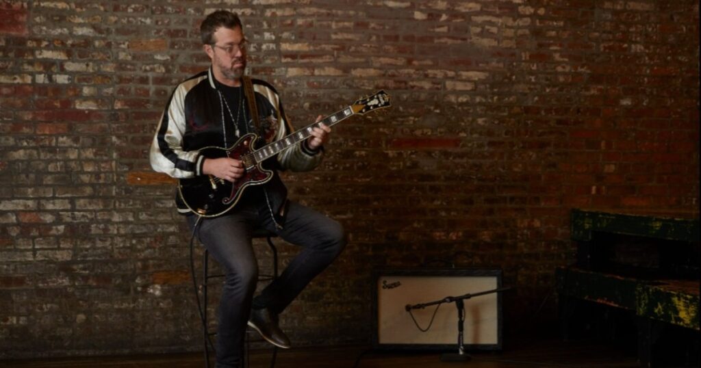 eric-krasno-announces-debut-single-“unconditional-love”-from-upcoming-acoustic-lp-‘wood-and-strings’