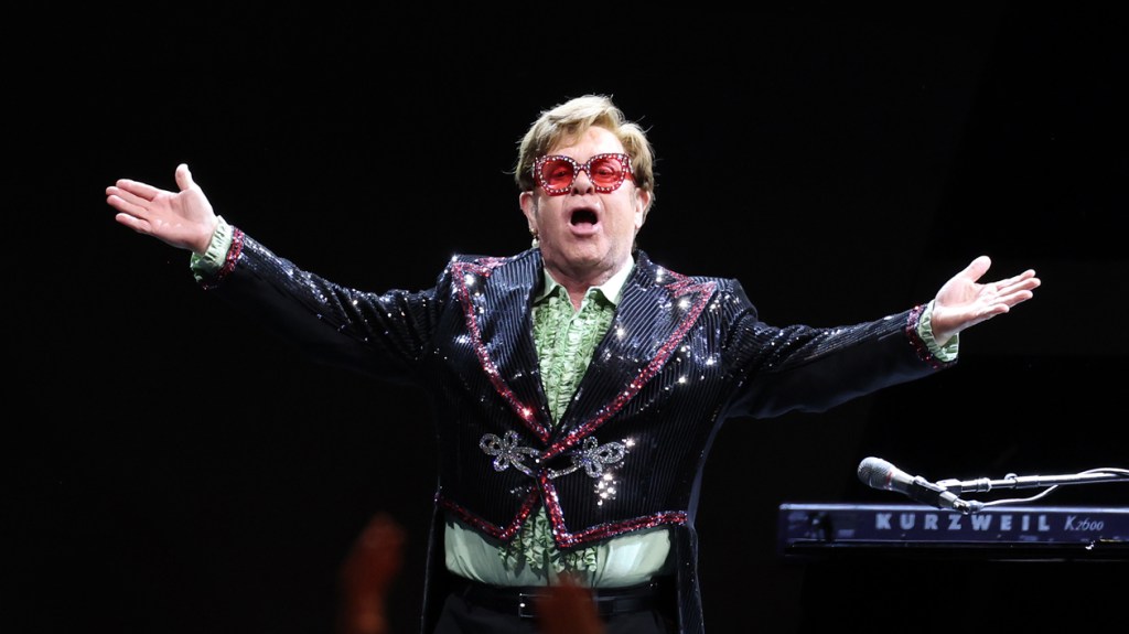 watch-beyonce,-elton-john-&-yes,-taylor-swift-race-to-boxscore gold
