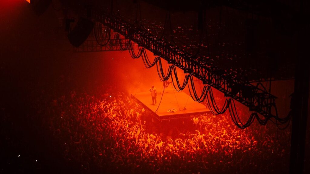 kanye-west-net-worth-plunges-as-yeezy-stock-remains-unavailable