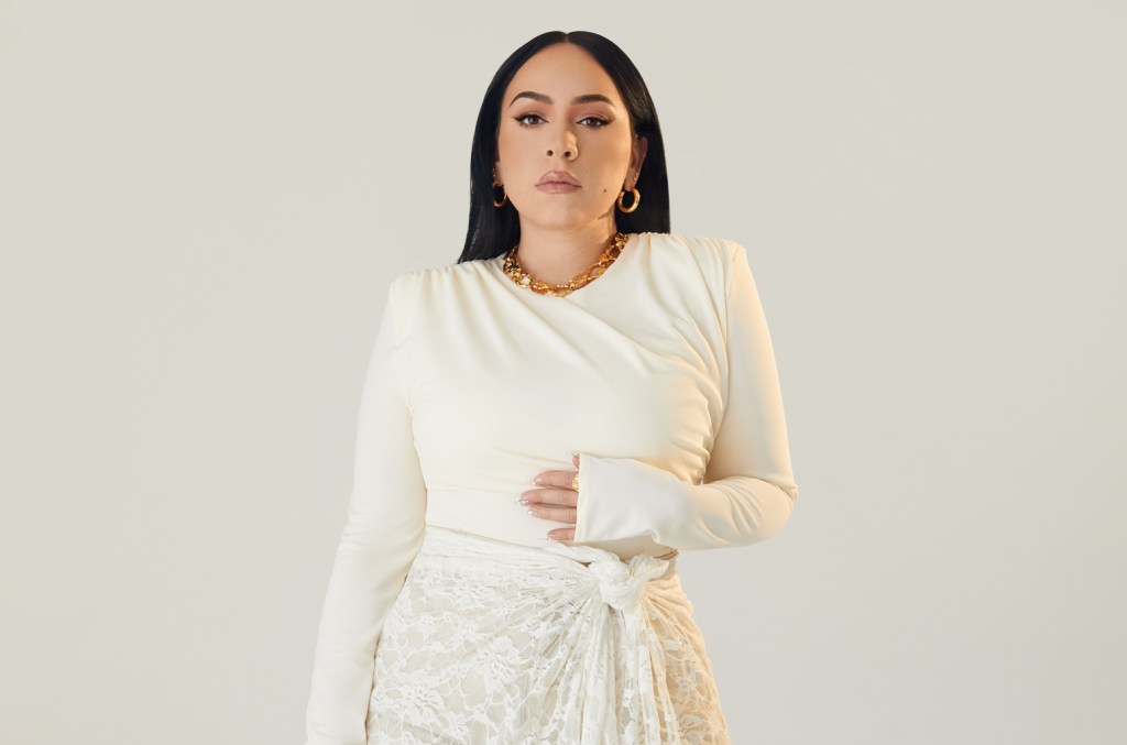 latin-holiday-songs-&-albums-released-in-2023:-carla-morrison,-charlie-zaa-& more (updating)