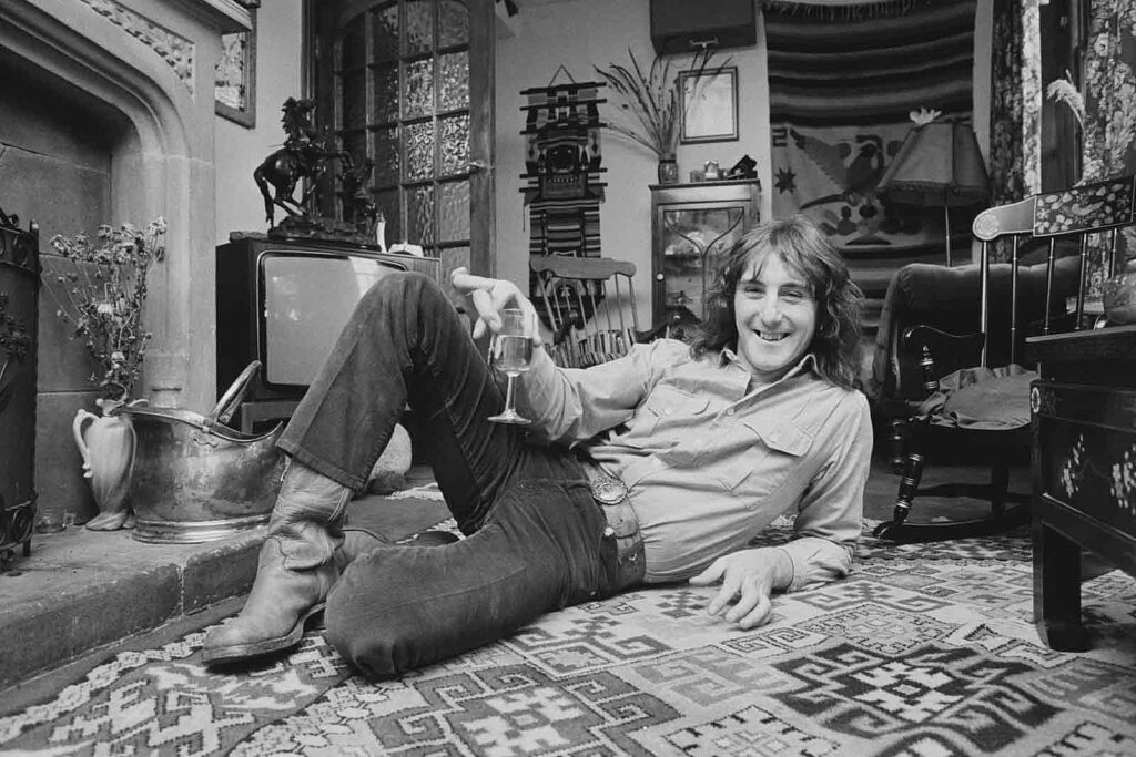 denny-laine,-moody-blues-and-wings-co-founder,-dies-at-79