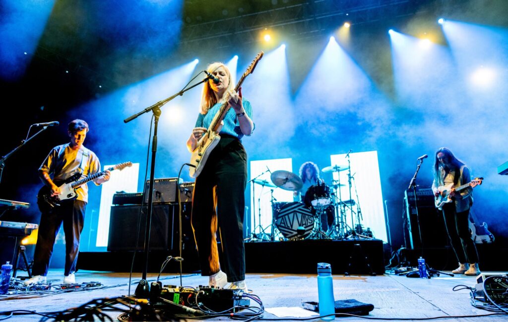 alvvays-announce-spring-2024-us-tour-dates