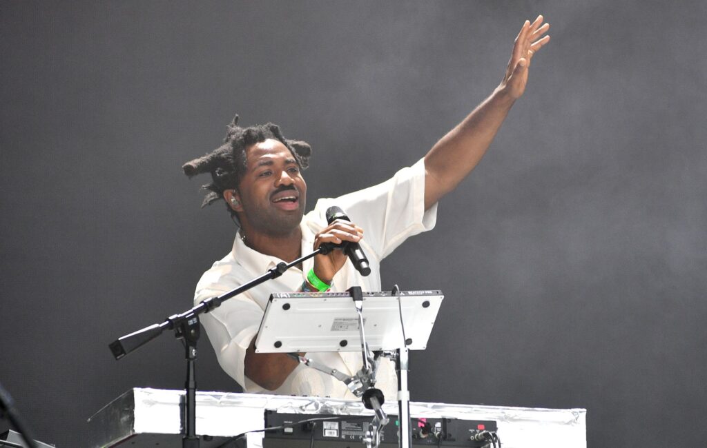 sampha-to-tour-north-america-in-spring-2024
