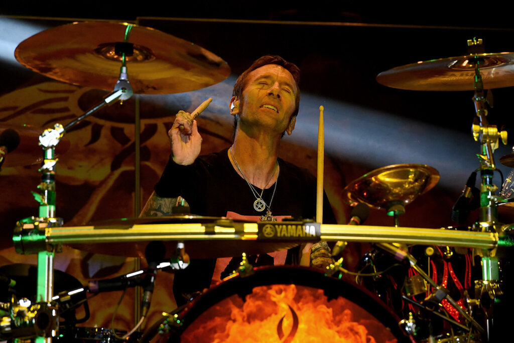 shannon-larkin-opens-up-on-sobriety,-near-firing-from-godsmack