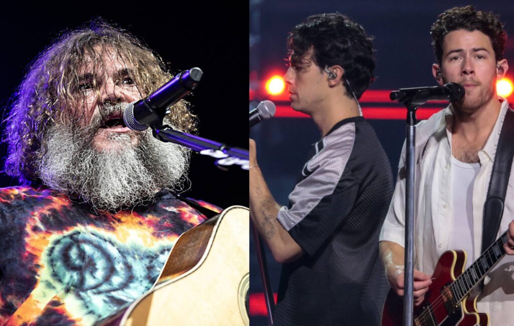 watch-jack-black-perform-‘the-super-mario-bros.-movie’-single-at-jonas-brothers-concert