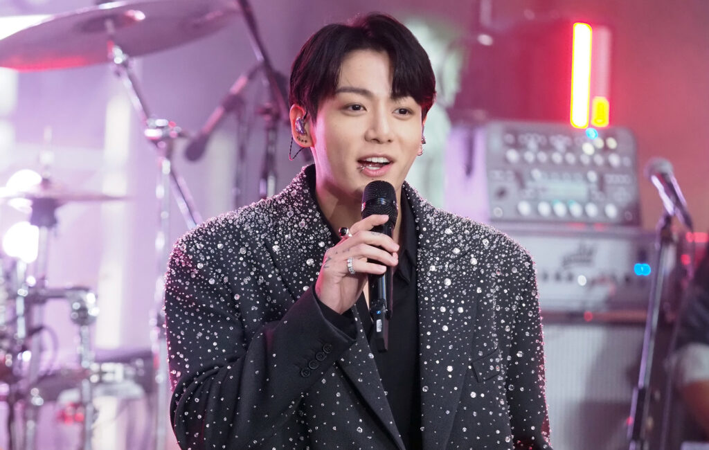 bts’-jungkook-holds-final-livestream-before-military-enlistment:-“i’ll-be-back-stronger”