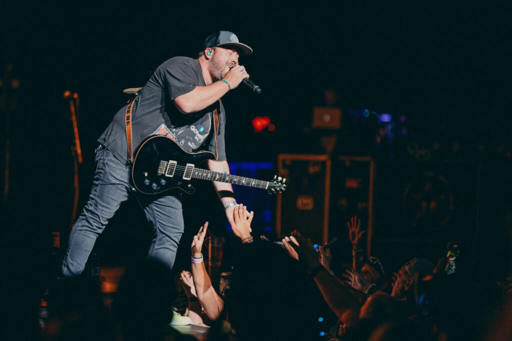 mitchell-tenpenny-is-bringing-prs-guitars-to-the-next-generation-of-country