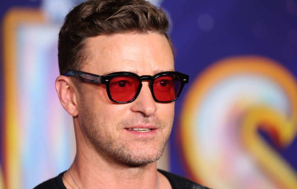 justin-timberlake-says-he-means-“no-disrespect”-during-‘cry-me-a-river’-performance