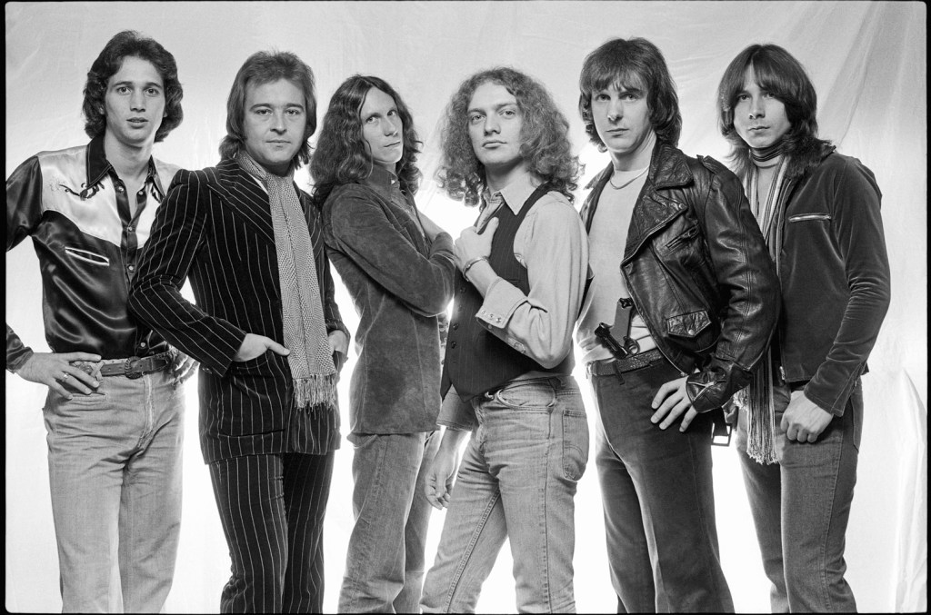 publishing-briefs:-foreigner’s-mick-jones-signs-to-wcm,-barry-weiss-announces-bossy songs