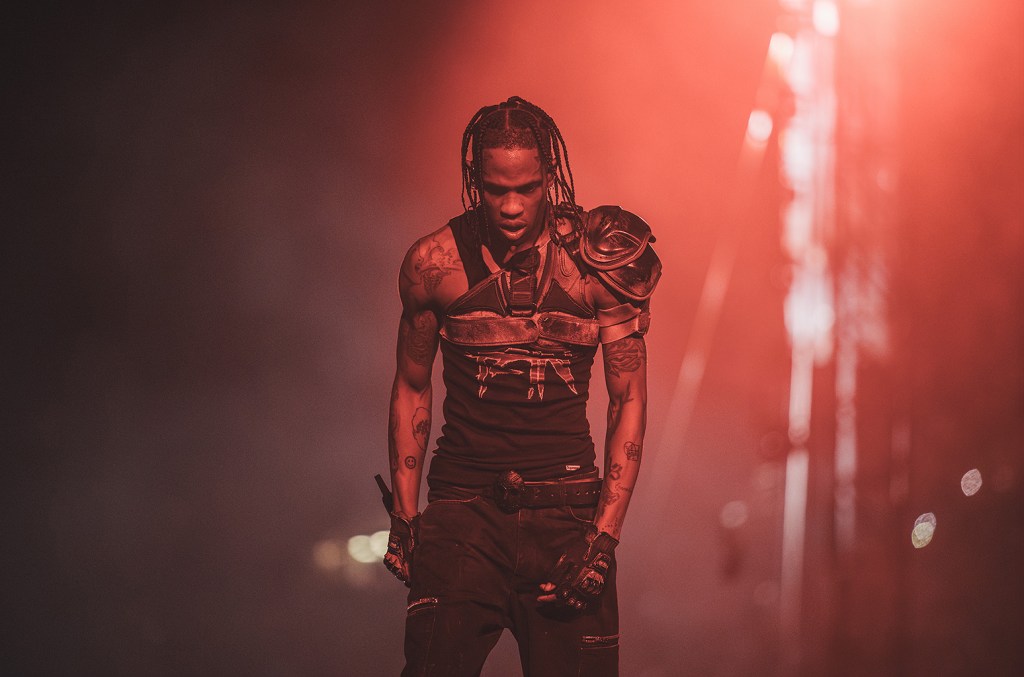 travis-scott-forced-to-cancel-chicago-show-due-to-plane delay