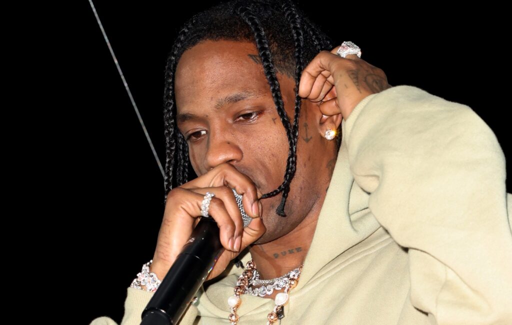travis-scott-cancels-chicago-show-hours-before-he’s-due-on-stage