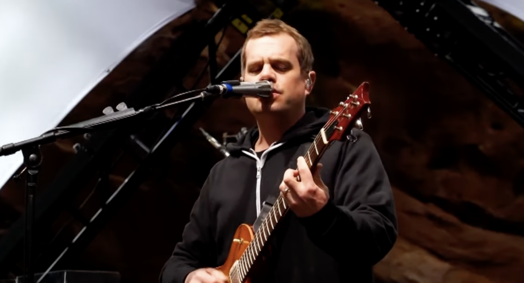 watch:-umphrey’s-mcgee-perform-“staircase”-live-from-red-rocks-for-‘colbert’s’-#lateshowmemusic