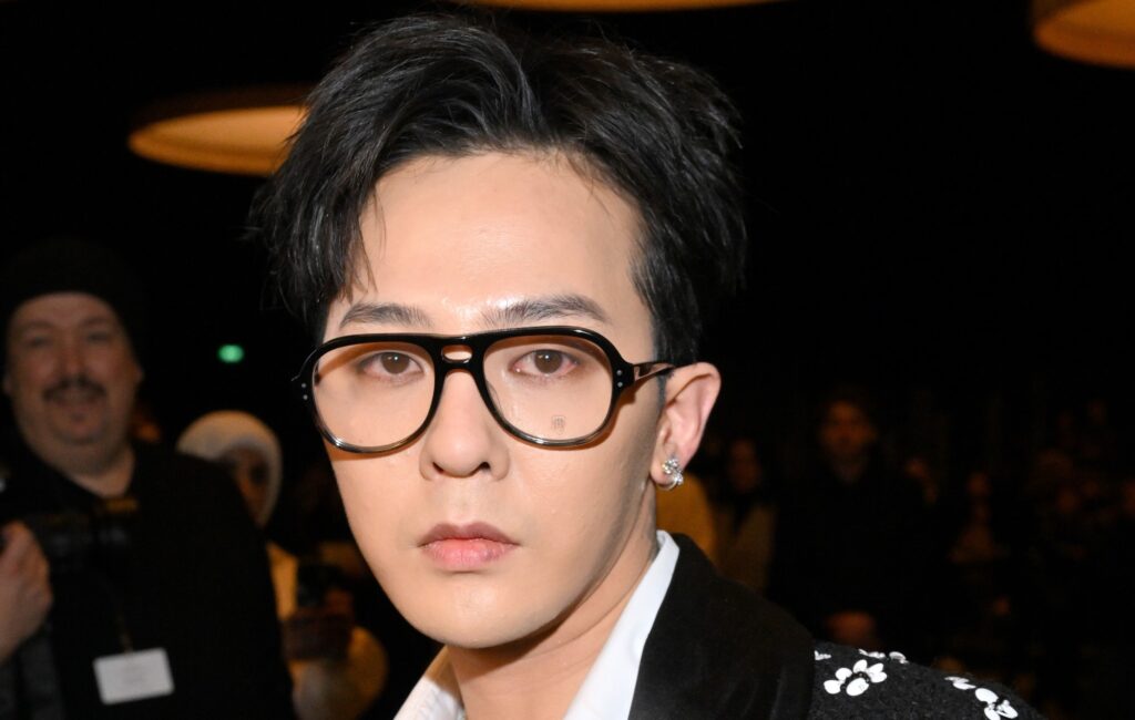 g-dragon-reportedly-signs-with-new-agency,-his-2024-plans-to-be-unveiled-soon