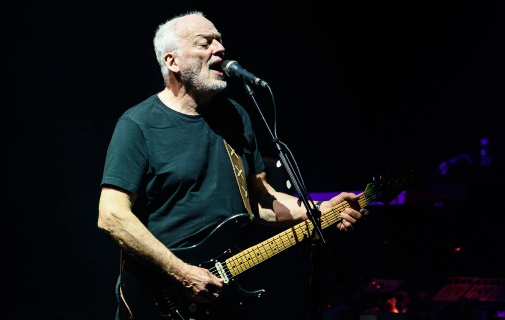 pink-floyd’s-david-gilmour-working-on-“new-album”-in-the-studio