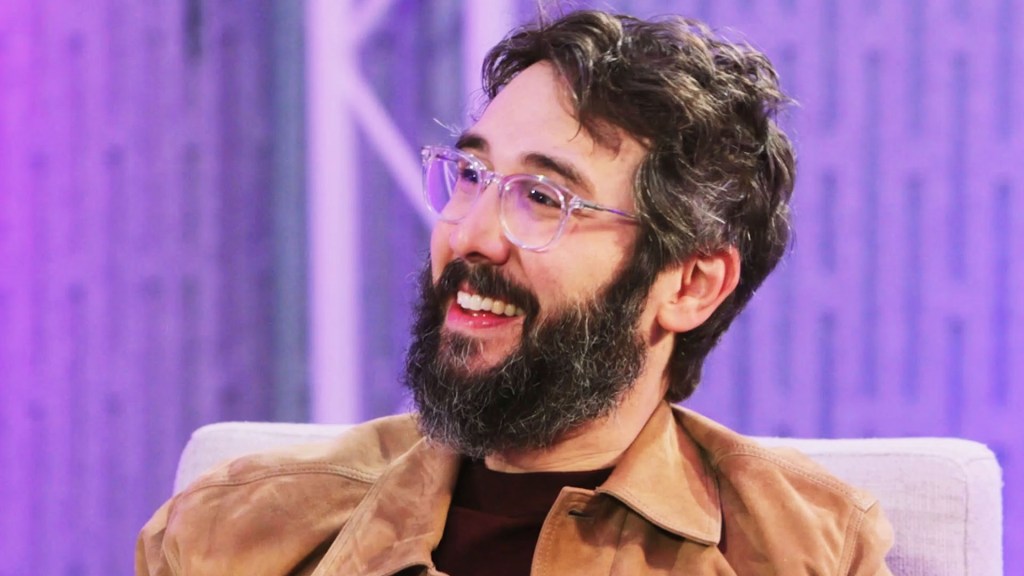 josh-groban-on-leaving-‘sweeney-todd,’-20th-anniversary-of-‘closer’-&-more-|-billboard news