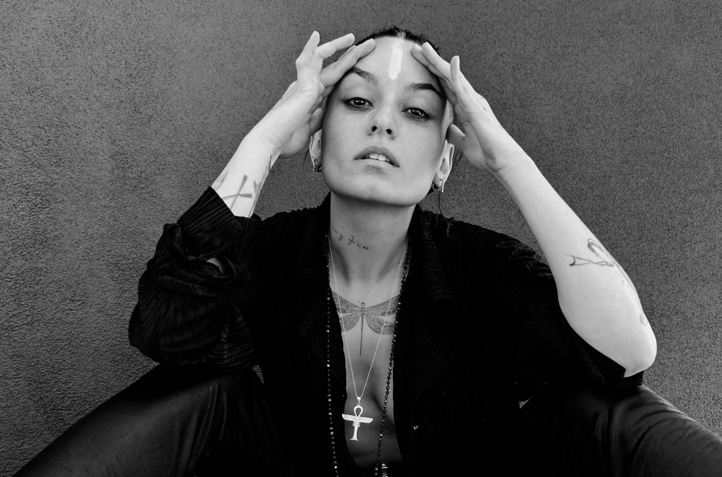 on-the-radar-latin:-i-am,-adrian-bello,-flor-alvarez,-&-more-artists to discover