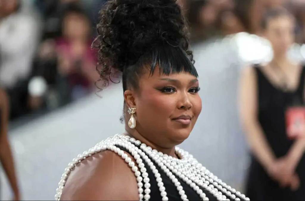 lizzo-‘cant-stop-crying’-after-pet-dog-pooka-dies-on-christmas eve