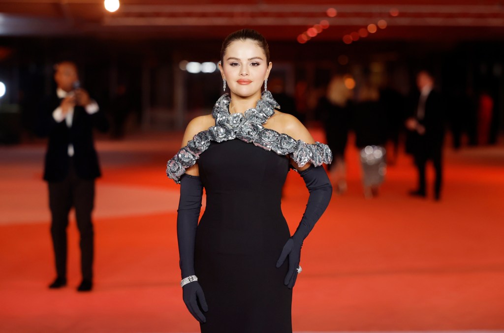 selena-gomez-showed-off-a-‘flowing’-free-people-sweater-set-you-can-still-snag:-shop here
