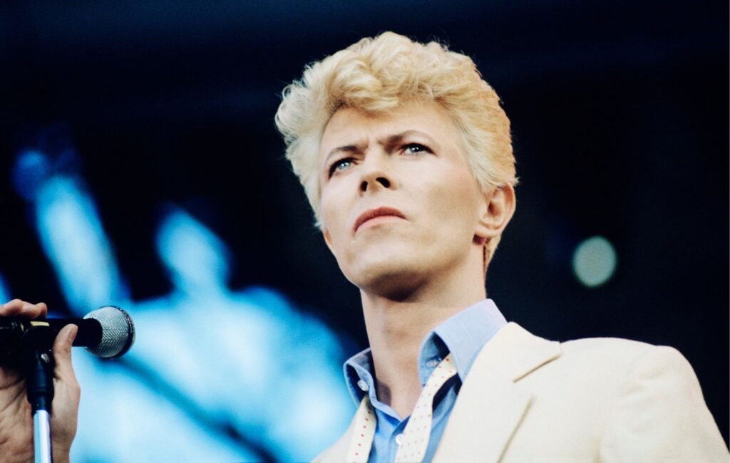 street-named-after-david-bowie-to-be-unveiled-in-paris-next-week-–-but-the-uk-doesn’t-have-one