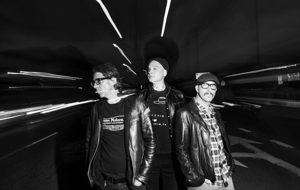alkaline-trio-share-catchy-new-single-‘versions-of-you’