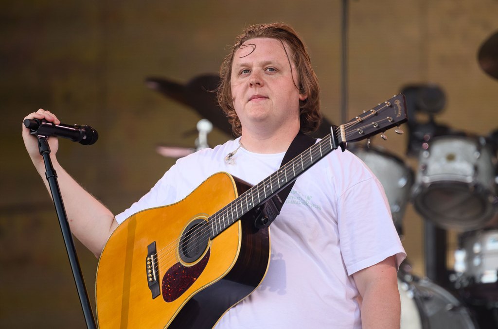 fans-choose-lewis-capaldi’s-‘strangers’-as-this-week’s-favorite-new music