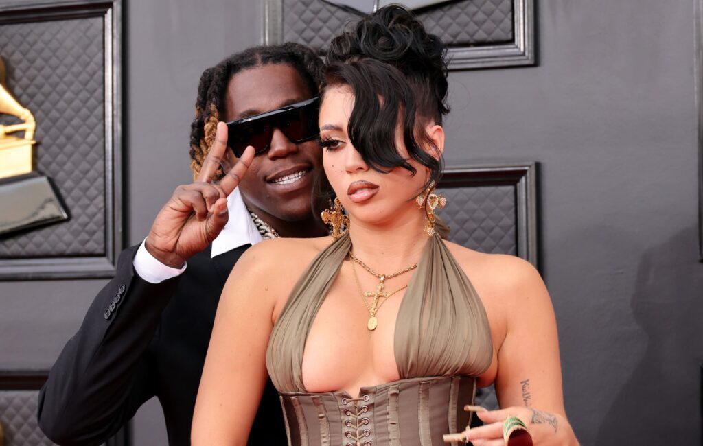 kali-uchis-and-don-toliver-reveal-pregnancy-in-new-music-video