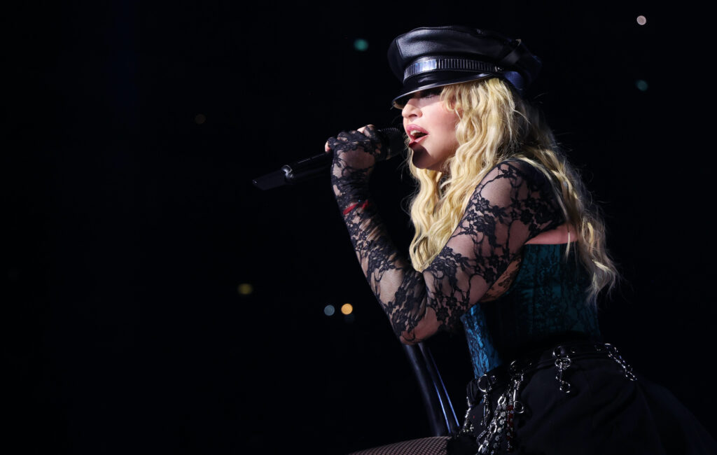 watch-madonna-play-‘frozen’-for-first-time-on-her-‘celebration-tour’