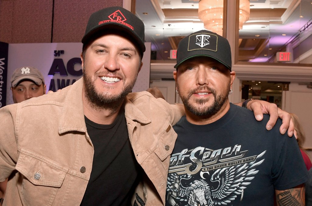 luke-bryan,-jason-aldean-make-impromptu-road-trip-&-dairy-queen-stop-after-cold-temps-ground plane
