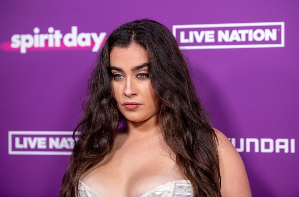 lauren-jauregui-calls-out-amy-schumer-after-mlk-social-media post