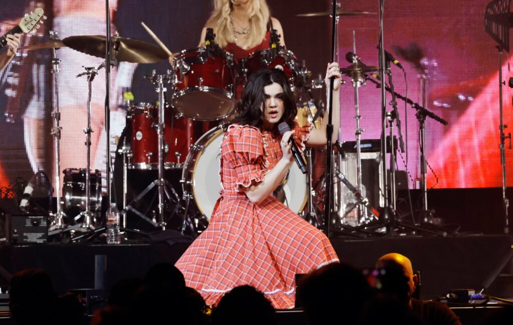 watch-the-last-dinner-party-perform-‘nothing-matters’-on-‘the-graham-norton-show’