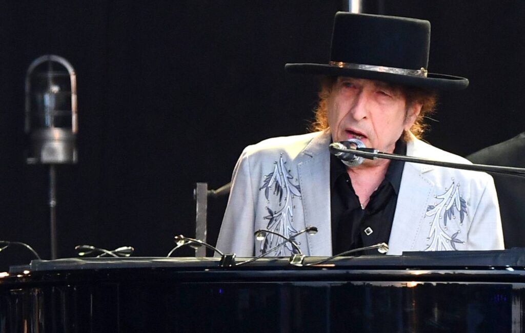 watch-bob-dylan-cover-ricky-nelson’s-‘garden-party’