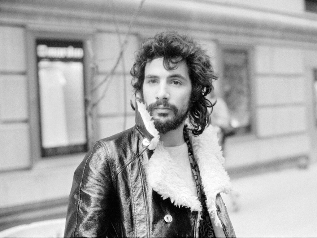 yusuf/cat-stevens-unveils-his-official-autobiography