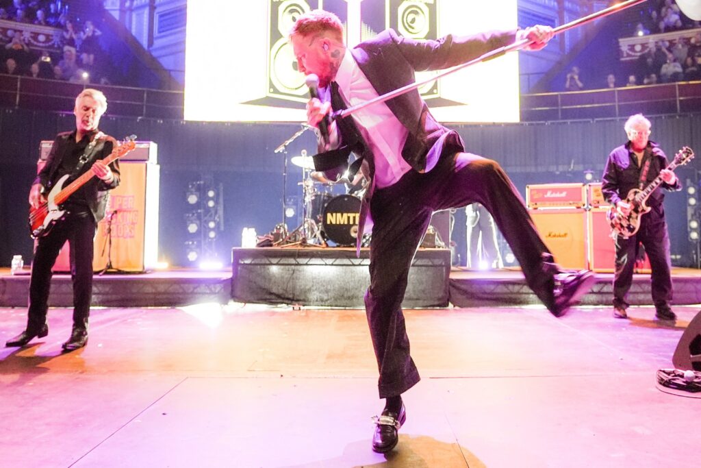 sex-pistols-add-more-dates-to-their-north-american-tour