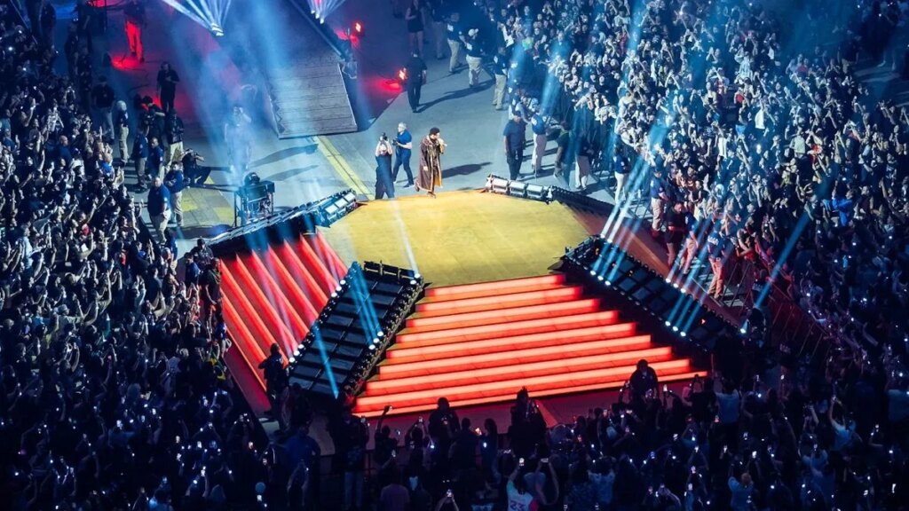 the-weeknd-kicks-off-2025-‘after-hours-til-dawn’-stadium-tour—sold-out-show-for-60,000-fans-in-phoenix