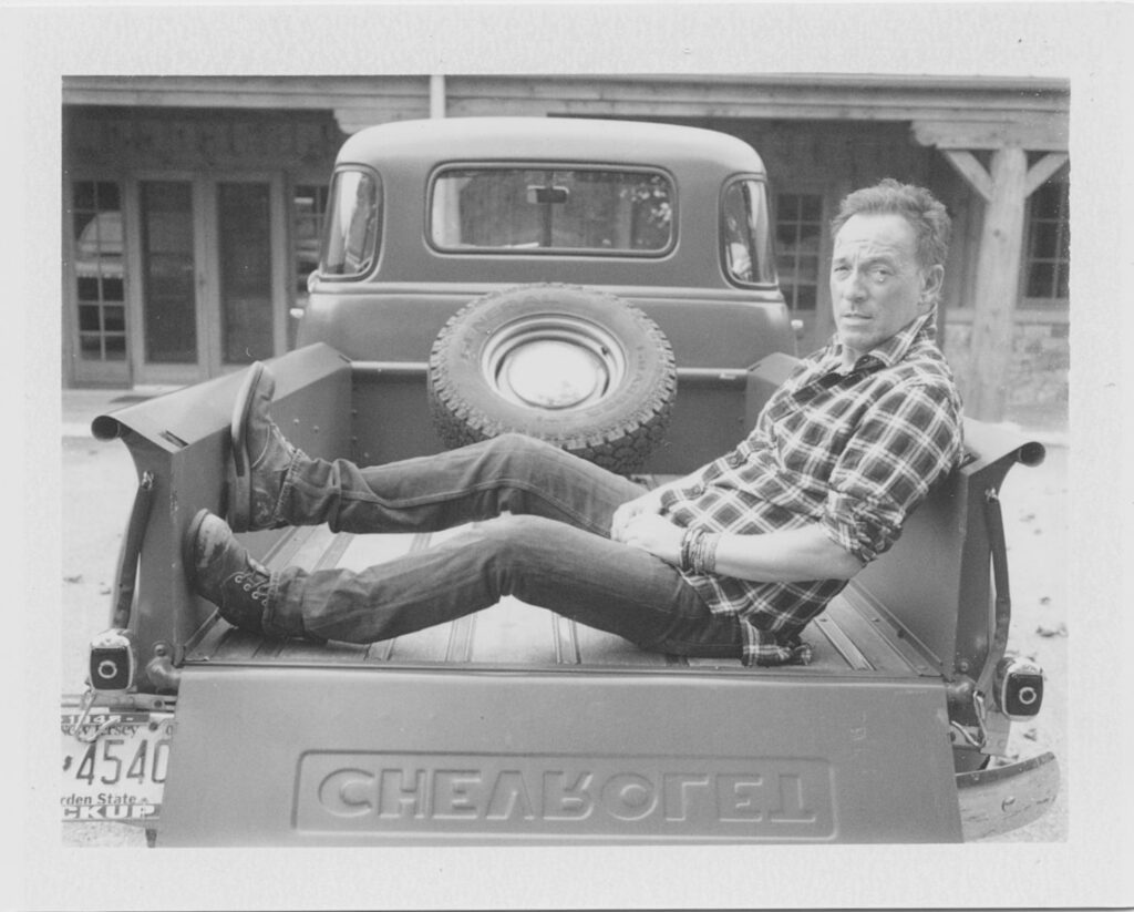listen:-bruce-springsteen-goes-country-on-“repo-man,”-previewing-‘somewhere-north-of-nashville’-from-‘tracks-ii:-the-lost-albums’