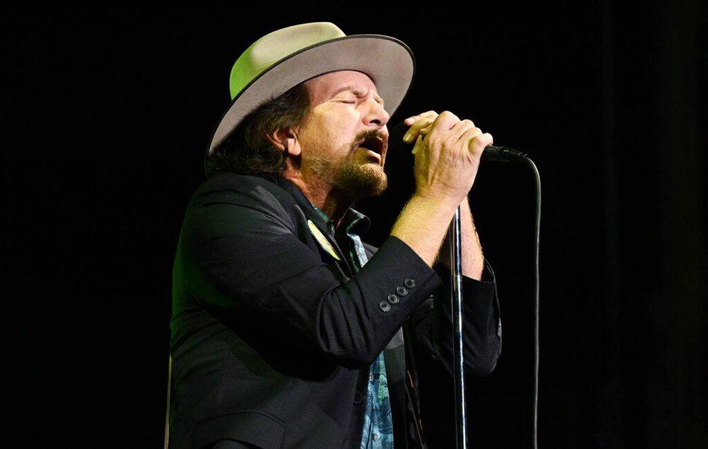 watch-pearl-jam-cover-bruce-springsteen’s-‘my-city-of-ruins’-in-solidarity-after-trump-rant