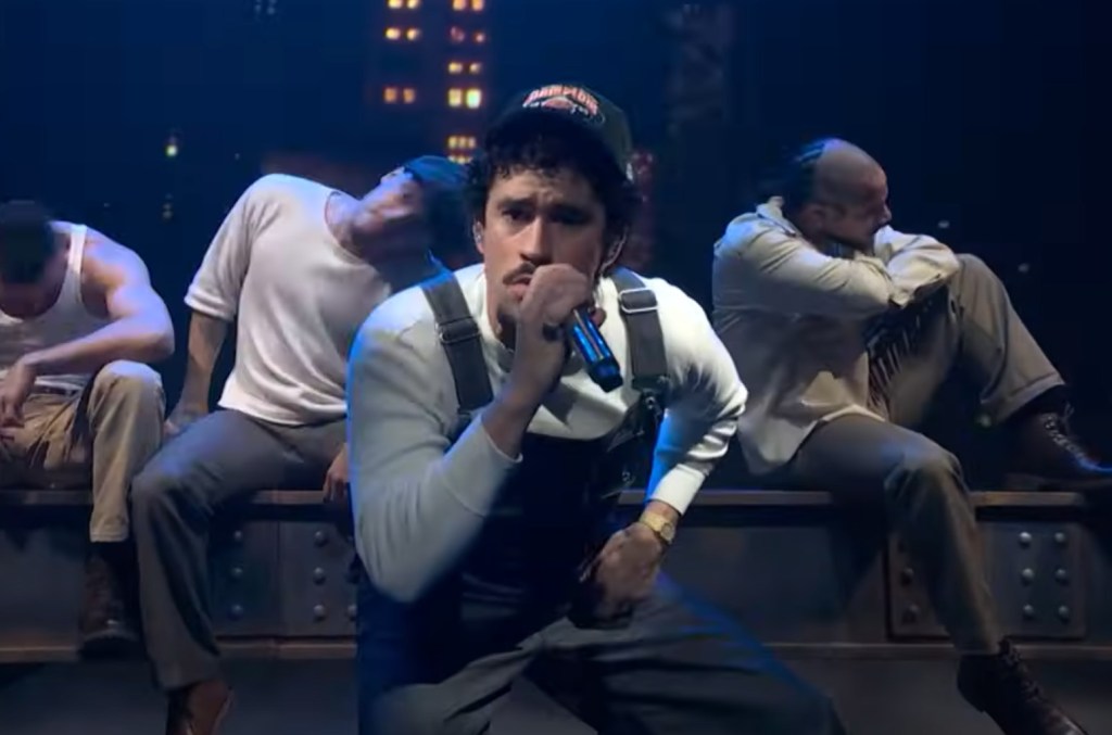 bad-bunny-performs-‘nuevayol’-&-‘perfumito-nuevo’-on-‘snl’-season-50-finale: watch