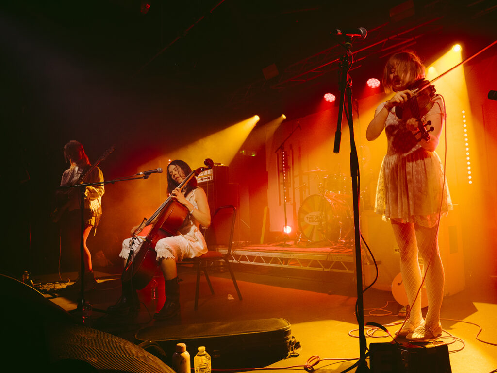 five-of-the-best-new-acts-we-saw-at-the-great-escape-2025
