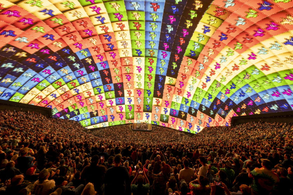 “a-community-of-spirit-with-the-music”:-dead-&-company-conclude-2025-sphere-residency-with-“i-fought-the-law”-debut,-setlist-shakeups-and-message-from-phil-lesh