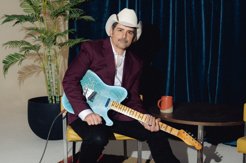 foiled-again:-brad-paisley-partners-with-fender-to-revive-a-lost guitar