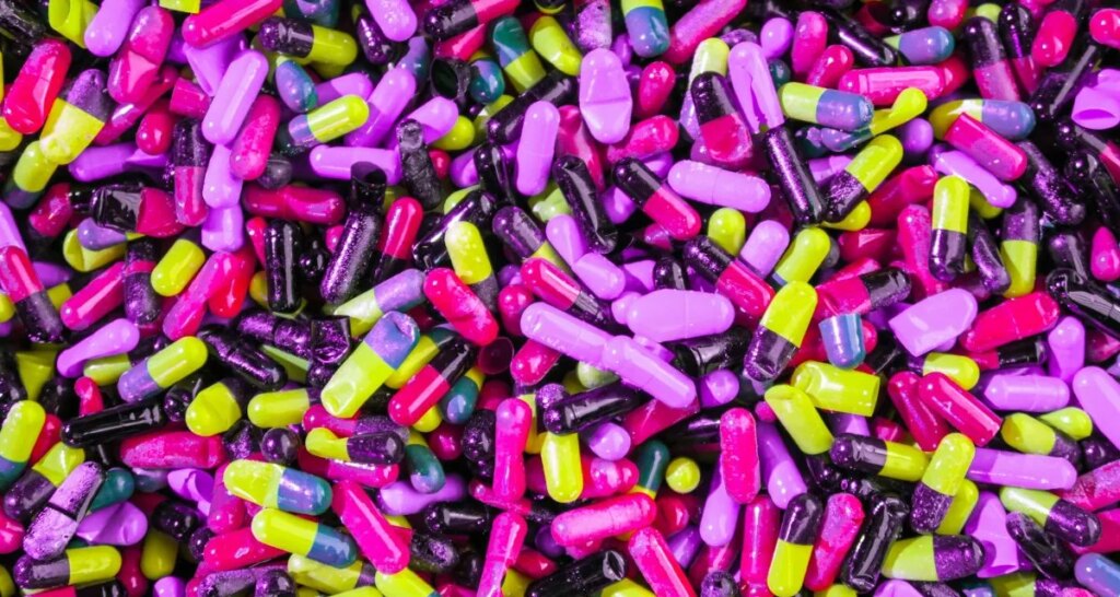 podcasts-with-a-side-of-drugs:-spotify-faces-criticism-over-uploads-promoting-illegal-substance-sales