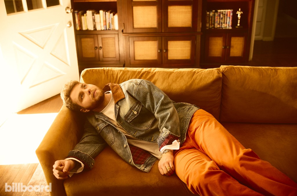 alex-warren’s-‘ordinary’-tops-both-billboard-global charts