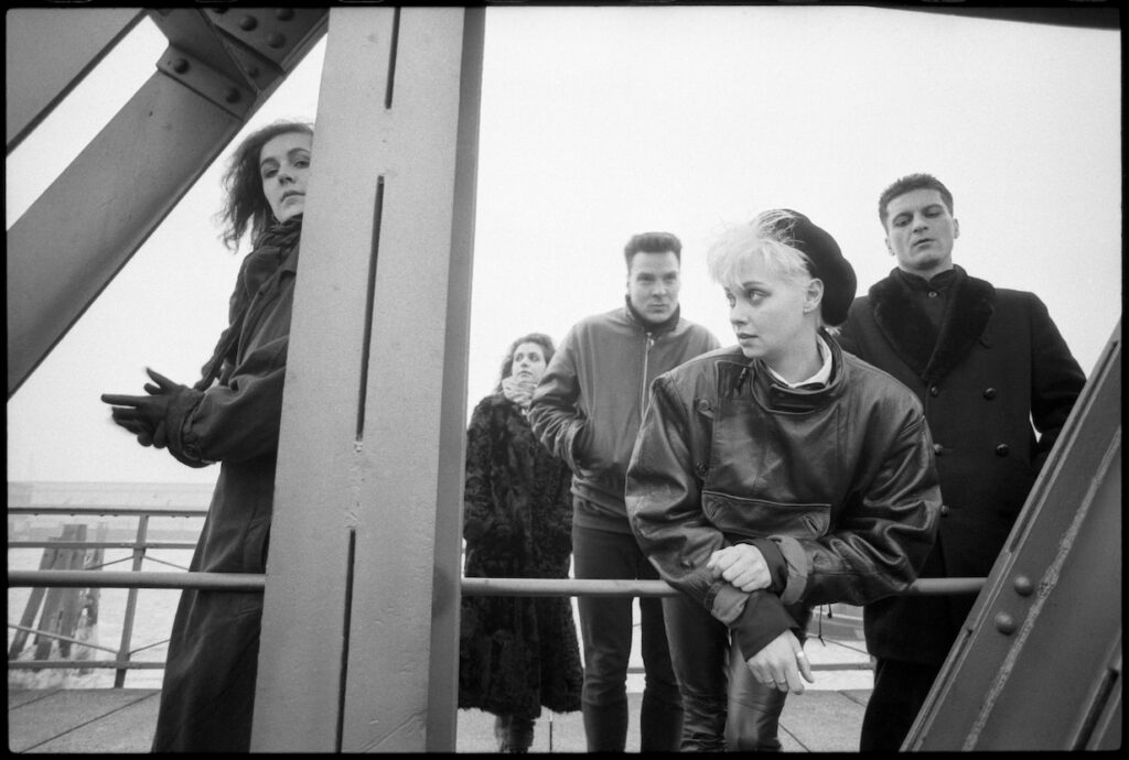 the-gift-that-keeps-on-giving:-exploring-xmal-deutschland’s-4ad-era