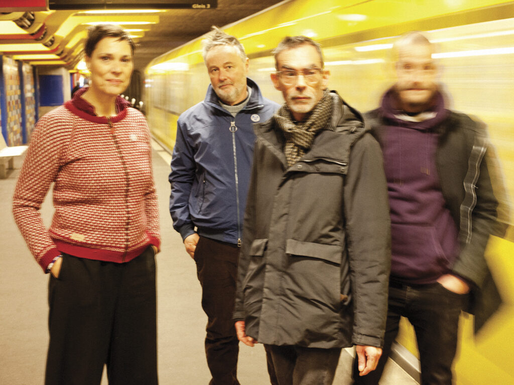 stereolab-–-instant-holograms-on-metal-film