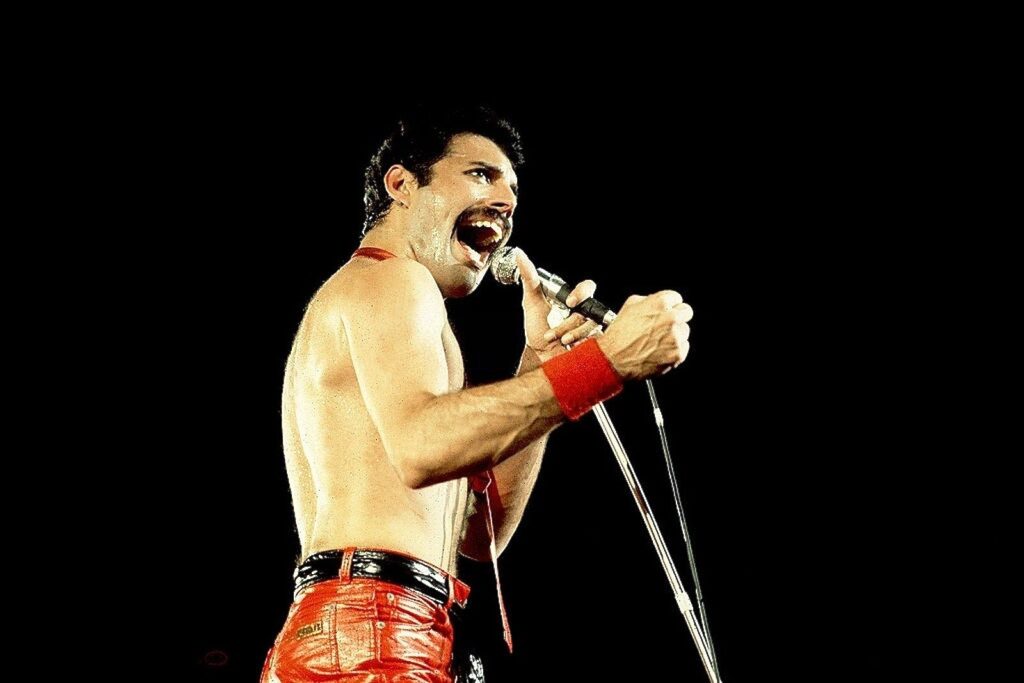 freddie-mercury-had-secret-daughter,-book-claims