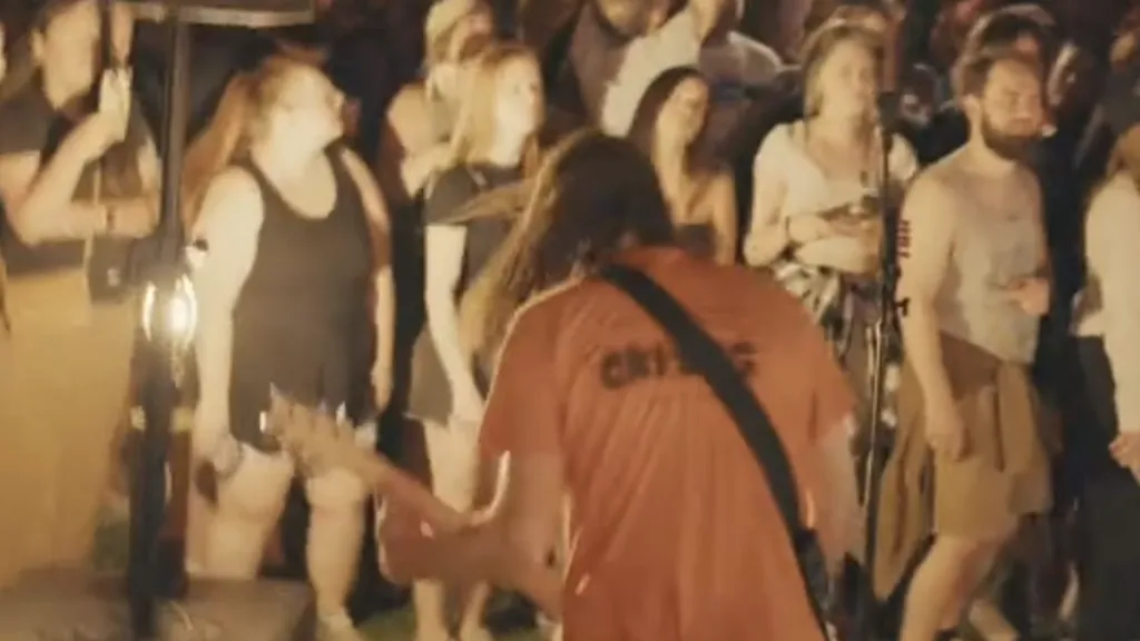all-american-rejects-are-playing-surprise-pop-up-shows-across-america-ahead-of-their-comeback-tour-and-new-album