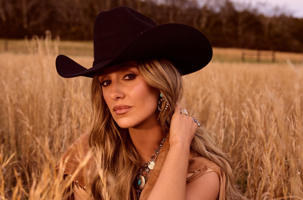 6-must-hear-new-country-songs:-lainey-wilson,-vincent-mason,-treaty-oak-revival-& more