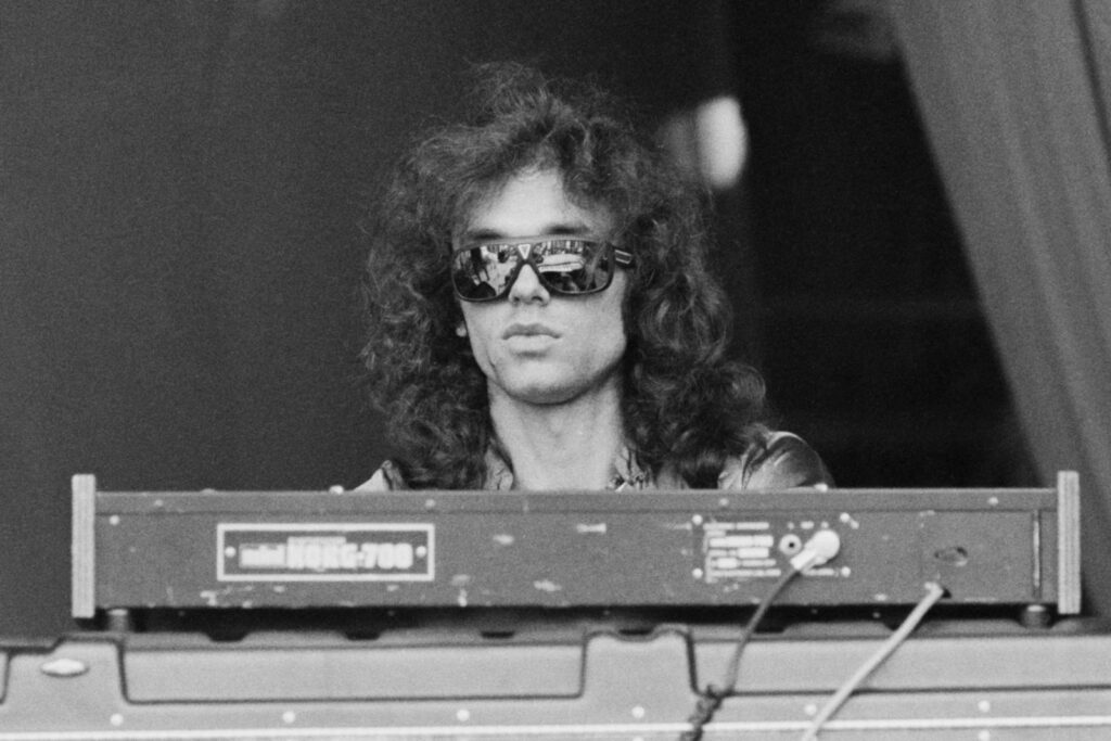 simon-house,-sideman-for-hawkwind-and-david-bowie,-dead-at-76